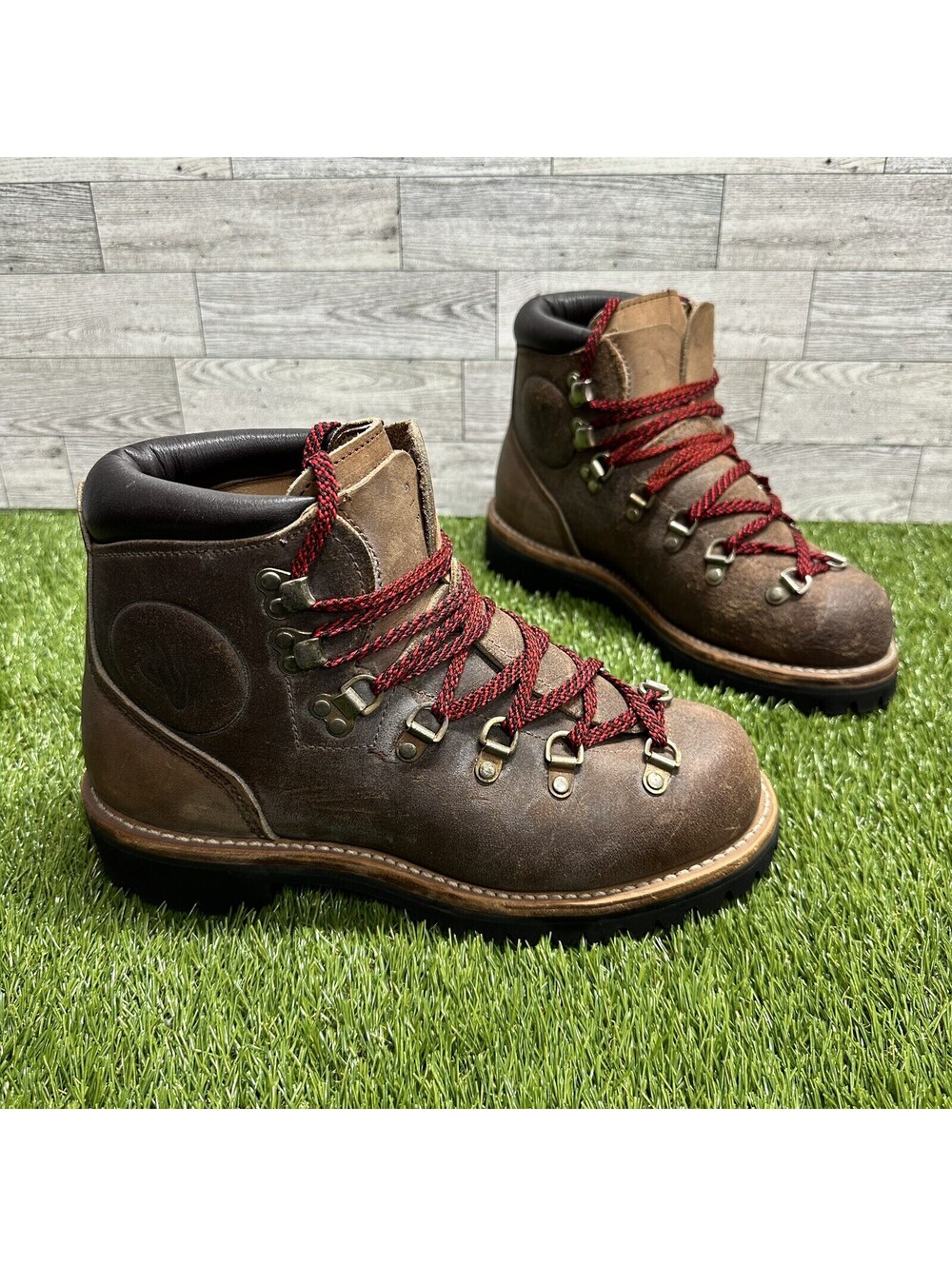 Vintage Vasque Leather Mountaineering Hiking Boots MADE IN USA Women’s Size 7A